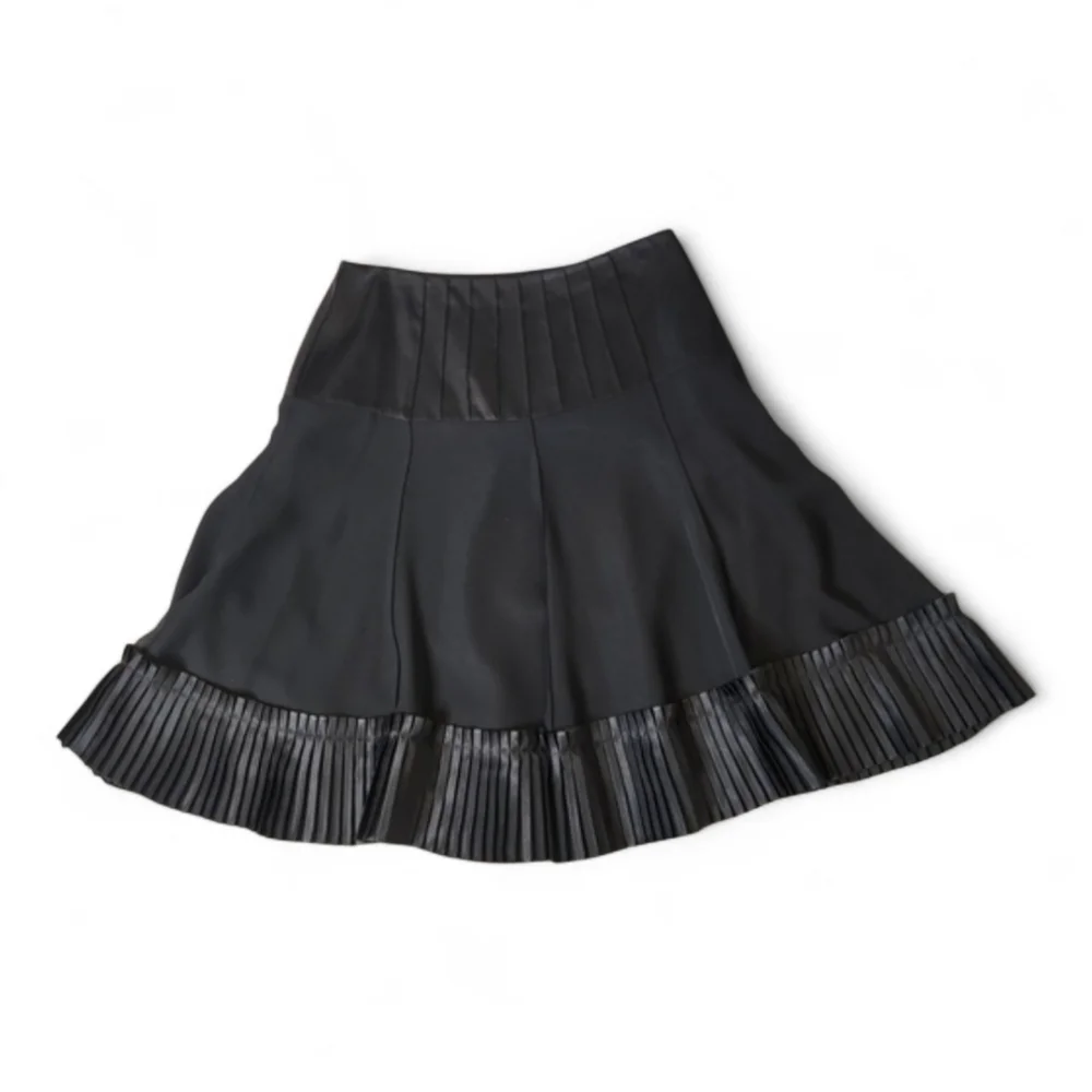 JS Collections Black A-Line Skirt Drop Waist with Pleated Hem‎ Size : 10 Classic
